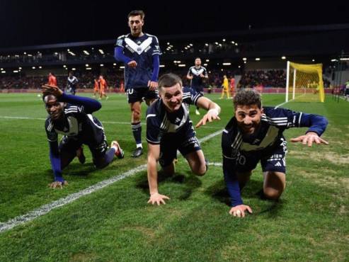 Así festejaron los jugadores del Girondins de Burdeos el gol anotado por Zuriko Davitashvili.