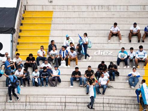 Ya empiezan a tomar forma las gradas del Chelato Uclés. (FOTO: Mauricio Ayala)