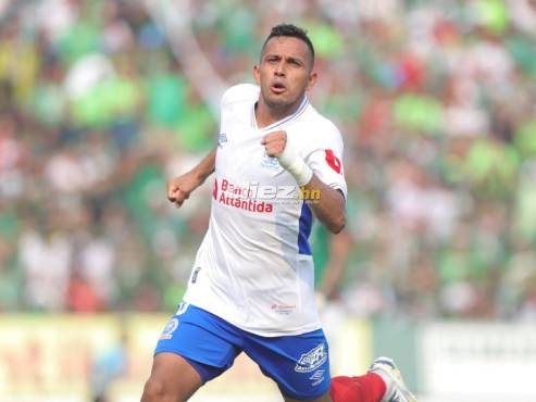 Olimpia está venciendo 1-2 al Marathón y se acerca a la copa 38 de la Liga Nacional de Honduras. FOTOS: Mauricio Ayala | Neptalí Romero | Héctor Edú | Moisés Valenzuela.