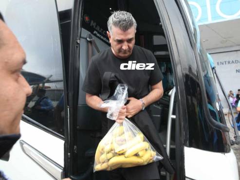 Así llegó Diego Vazquez al estadio Nacional Chelato Uclés.