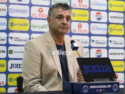 Diego Vázquez en conferencia de prensa luego de la gran victoria del Motagua vs Real Sociedad. FOTOS: Marvin Salgado.