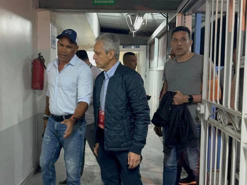 Reinaldo Rueda dialogó con Mario Moncada sobre los detalles del Estadio Nacional de Honduras.
