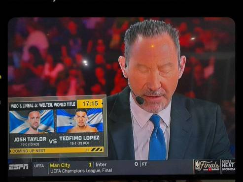 ¡Teófimo López campeón mundial! El hondureño venció a Josh Taylor por el cinturón OMB del peso superligero