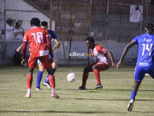 Persiste el empate en el estadio Municipal Ceibeño de La Ceiba. FOTO: Samuel Zelaya.