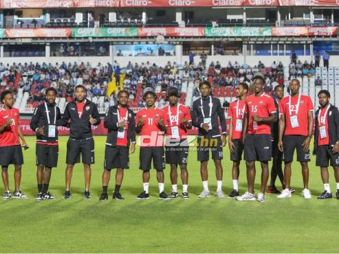 La Selección de Trinidad y Tobago posó para el LENTE DIEZ en el coloso capitalino. FOTOS: David Romero | Andro Rodríguez.