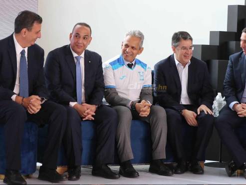 Reinaldo Rueda, presentado como técnico de Honduras: Su claro mensaje a los jugadores, lo que lo motivó a venir y las ofertas que tuvo