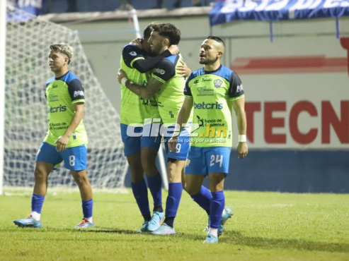 Así festejó Agustín Auzmendi el tercer gol del Olancho FC ante Olimpia en partido amistoso. FOTOS: Marvin Salgado.