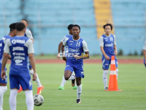 La Bicolor está concentrada en San Pedro Sula y está entrenando en el Estadio Olímpico de San Pedro Sula. FOTO: Yoseph Amaya.
