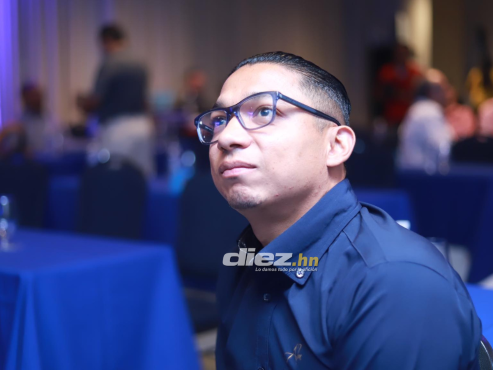 Emilio Izaguirre, director deportivo del Motagua, no se perdió ningún detalle del sorteo. FOTO: Mauricio Ayala.