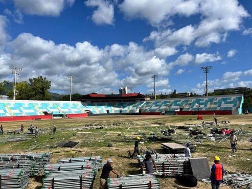 Imagen de cómo quedó el campo de estadio de béisbol Chochi Sosa de Tegucigalpa.