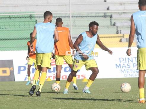 El entrenamiento previo del Génesis en el Carlos Miranda de Comayagua. FOTO: Alex Pérez.