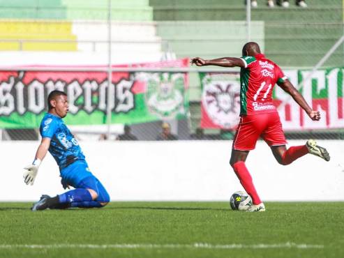Marathón se encontró una muralla llamada Denovan Torres y Juticalpa FC sacó un valioso punto