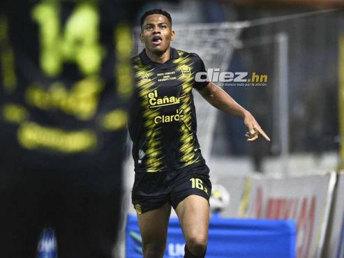 Yeison Moreno celebra su segundo gol con la camiseta del Real España.