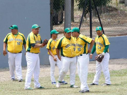 Los medias verdes entregaron todo en el diamante.