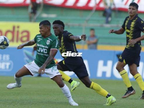 Chino López domina la esférica ante la marca de Franklin Flores. FOTOS: NEPTALÍ ROMERO | YOSEPH AMAYA.