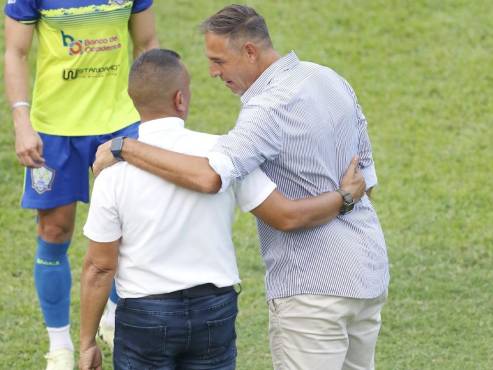 ¿Por qué la Tota Medina llevó a la conferencia de prensa al presidente del Marathón, Orinson Amaya?