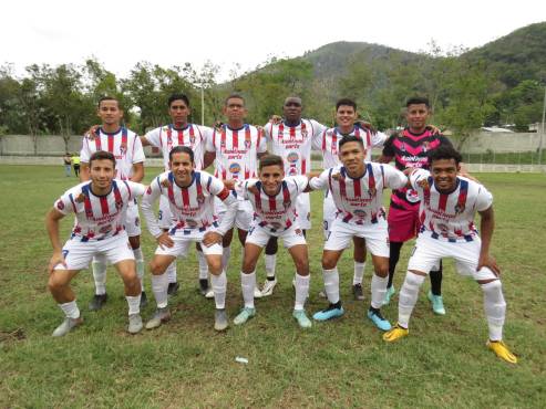 Real Juventud derrotó al Estrella Roja por la ida de los octavos de final de la Liga de Ascenso.