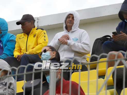 Diego Vázquez aprovechó para observar futbolistas del Motagua que serían parte de los microciclos de la selección de Honduras.