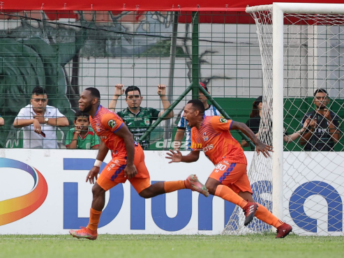 Los jugadores gritaron el gol de UPN a todo pulmón. FOTO: Yoseph Amaya.