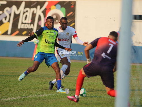 “Patón” Mejía ingresó en lugar de Jerry Bengtson. FOTO: Andro Rodríguez.