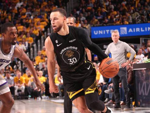 “Perder los dos partidos (en Sacramento) fue una forma muy dura de empezar”, reconoció <b>Curry </b>antes de criticar la sanción a Green.