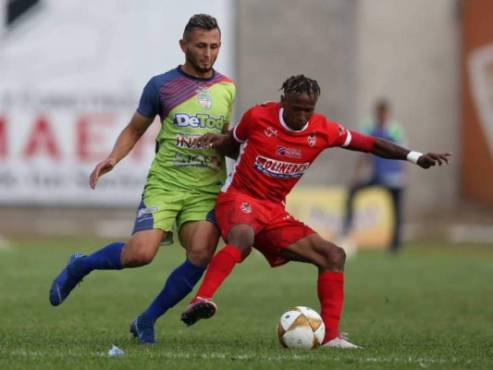 Enfrentamiento entre Real de Minas y Real Sociedad en Danlí. Foto: David Romero