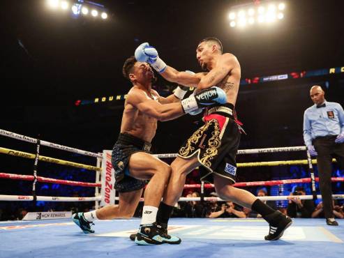 Teófimo López, por decisión unánime, derrota a Jamaine Ortiz y retiene el Título Mundial del Peso Superligero del Boxeo