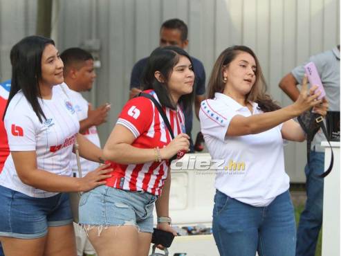 Fiesta completa en el estadio Carlos Miranda de Comayagua. FOTO: Andro Rodríguez.