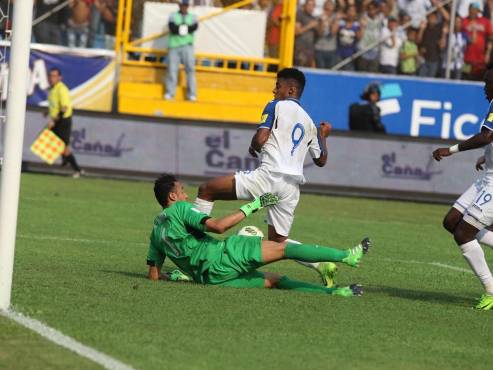 Gol del Choco Lozano a Keylor Navas.