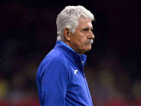 El Tuca Ferreti disputó su primer clásico joven como entrenador.