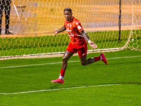 Romell Quioto sumó cinco goles en siete partidos con Al Arabi de la segunda división de Arabia Saudita.