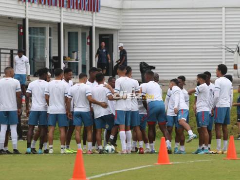 Edwin Rodríguez se baja del avión y sin perder tiempo se incorpora a los entrenamientos del Olimpia