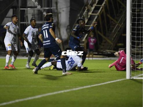 Motagua humilló al Victoria en el Estadio Nacional Chelato Uclés. FOTOS: Estalín Irías | José Vásquez.