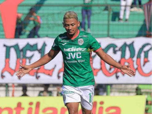 El festejo de Alexy Vega en su golazo de penal sobre el arco de Amílcar Benguché. FOTO: Melvin Cubas.