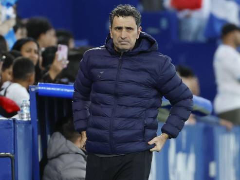 El entrenador de la Selección de Honduras, José Francisco Molina, cumplió al renovar una parte del equipo nacional. Foto EFE