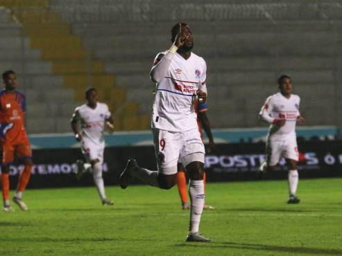 Olimpia se manda otro equipo y derrota a los lobos de la UPNFM; Alberth Elis volvió a anotar en Liga Nacional