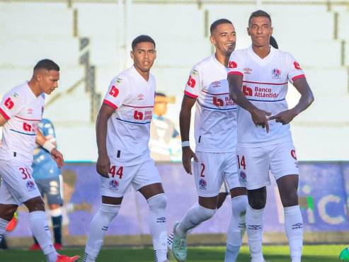 Olimpia se aprovechó de un Motagua con flaqueza ofensiva y los derrota para ponerse líder del Apertura 2025