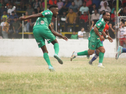 Oro Verde, equipo al que dirige el mundialista Carlos Tábora, goleó 4-1 al Gimnástico.