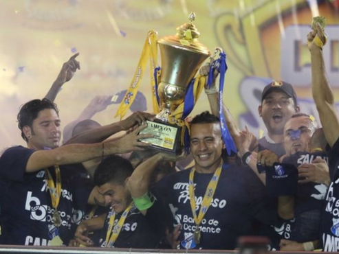 Héctor Castellón guio al Honduras Progreso a su primer y único título en la Liga Nacional.