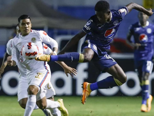 Olimpia-Motagua se han enfrentado dos veces en Concacaf. El ‘Viejo León’ ganó las dos series.