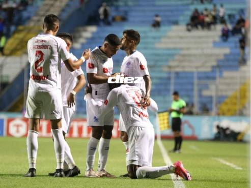 Así celebró Yustin Arboleda su gol ante Lobos UPNFM. FOTO: David Romero.