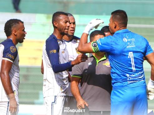 ¡La maldición de los últimos minutos! Olancho FC le roba el triunfo al Génesis con goles al 90+1' y 90+5'