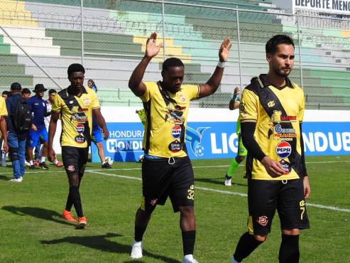 ¡La maldición de los últimos minutos! Olancho FC le roba el triunfo al Génesis con goles al 90+1' y 90+5'