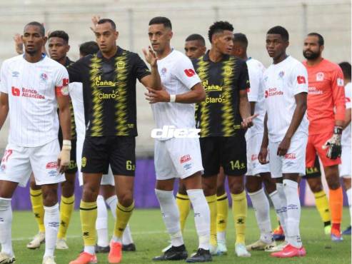 Olimpia y Real España repartieron puntos en el Estadio Nacional Chelato Uclés. FOTOS: ALEX PÉREZ | DAVID ROMERO.