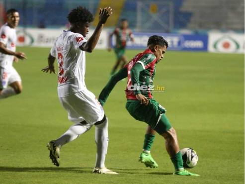 73: Maylor Núñez marca de cerca a Isaac Castillo en el Estadio Nacional Chelato Uclés. FOTOS: Andro Rodríguez | David Romero.