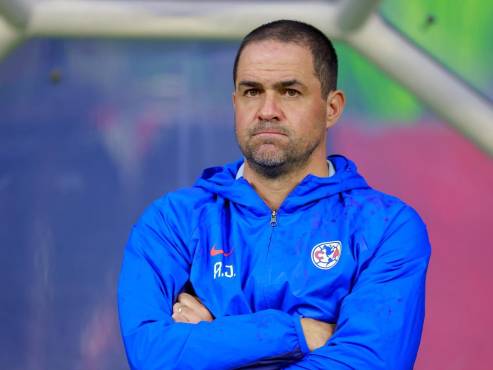 André Jardine tiene 45 años y dirige desde 2022 en México