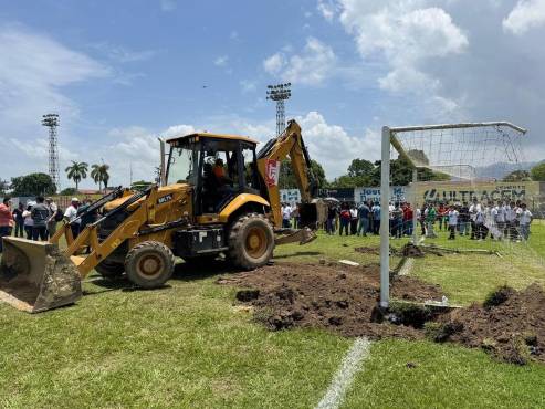 Las maquinarias de Condepor comenzaron los trabajos pero fueron cancelados debido al conflicto con autoridades de la Municipalidad de El Progreso, Yoro.