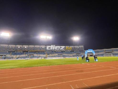 ¡ESTÁ VACÍO! El Olímpico Metropolitano parece pueblo fantasma para ser un derbi sampedrano. FOTOS: Neptalí Romero | Mauricio Ayala.