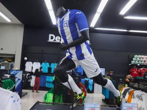 En el partido contra Costa Rica, la Selección Nacional de Honduras usará la camiseta conmemorativa.