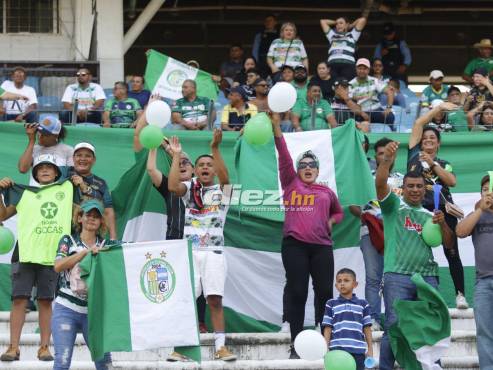 La afición del Juticalpa llegó a San Pedro Sula, para apoyar al equipo de sus amores. FOTO: Neptalí Romero.